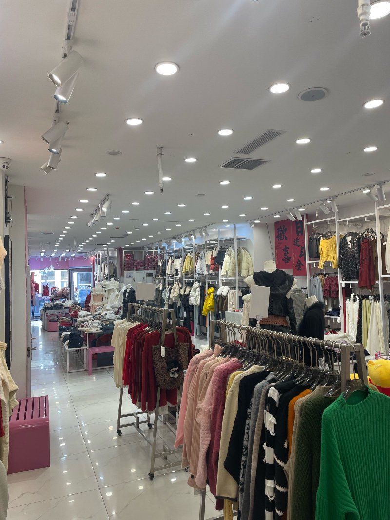 探寻苏州的小而美的服装店面